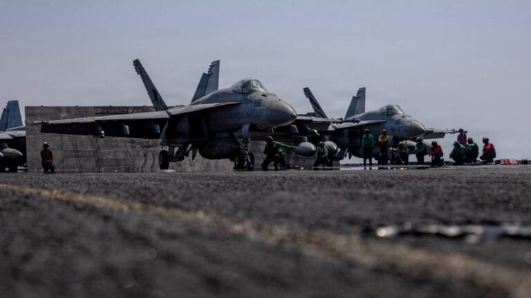 مقتل طاقم طائرة تزويد بالوقود أمريكية بعد تحطمها غرب العراق