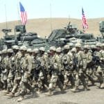 من السماء إلى الأرض.. هل يتجه الجيش الأمريكي نحو إيران برا؟