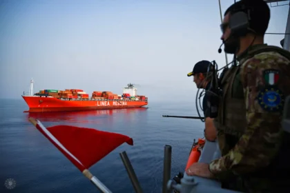 الاتحاد الأوروبي يدرس توسيع مهمة "أسبيدس" لحماية الملاحة في مضيق هرمز