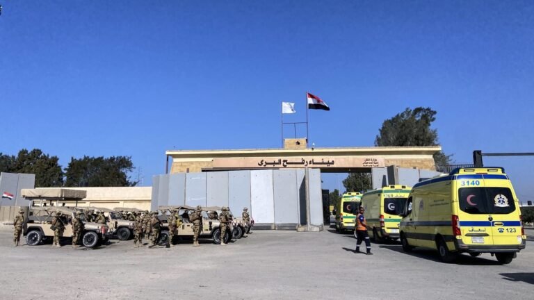 The Rafah land crossing opens its doors to receive a new batch of returning Palestinians to the Gaza Strip