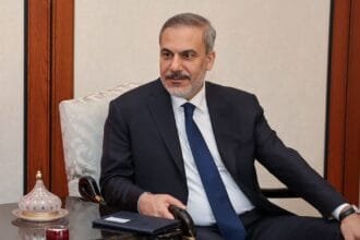 تركيا تناقش مع إيران تناقض البيانات حول إطلاق الصواريخ