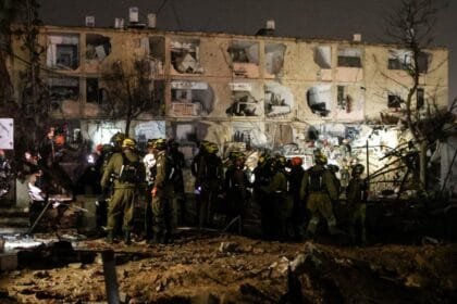 A devastating blow deep inside: 135 injured in an Iranian attack targeting Arad and Dimona