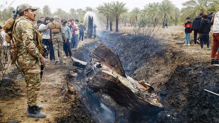 هجوم بمسيرة قرب مطار بغداد وغارات على الحشد الشعبي بكركوك تثير توتر العراق