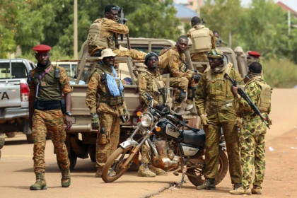 Deadly attack in Burkina Faso: 30 policemen killed in an armed ambush in the east of the country