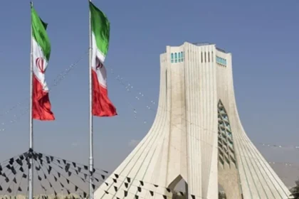 طهران ترد على ترامب: لا مفاوضات مع الولايات المتحدة ونواصل الدفاع عن أراضينا