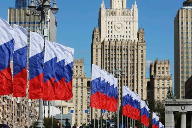 Moscow is not backing down; Russia is holding firm to its negotiating position on the Ukraine issue despite the pressure