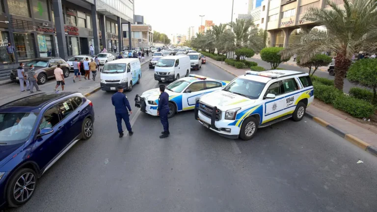 الكويت تتأهب.. الداخلية تتعامل مع 17 حادث سقوط شظايا صاروخية