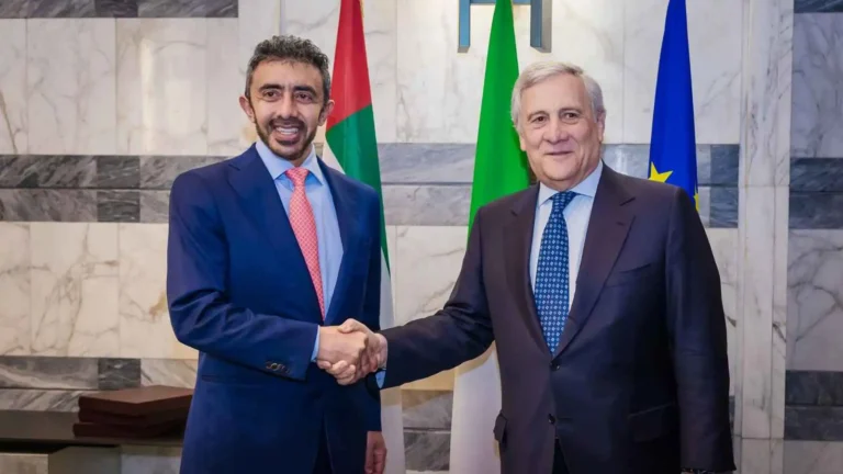 وزير الخارجية الإماراتي ونظيره الإيطالي يبحثان التطورات الإقليمية وتعزيز التعاون الثنائي