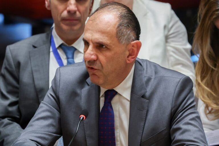 اليونان تحسم موقفها من حرب الشرق الأوسط: لن ننجر إلى الصراع