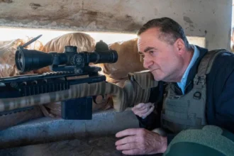 يسرائيل كاتس يعلن تصفية قائد بحرية الحرس الثوري الإيراني في "بندر عباس"