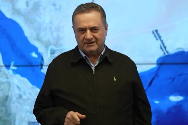 Israeli Defense Minister: We will strike military support sectors deep inside Iran