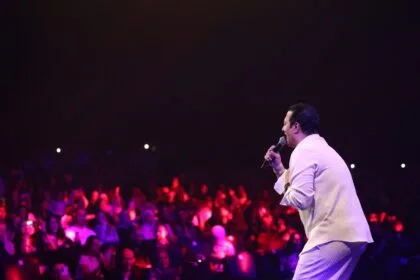 Ehab Tawfik shines in a sold-out concert in Abu Dhabi
