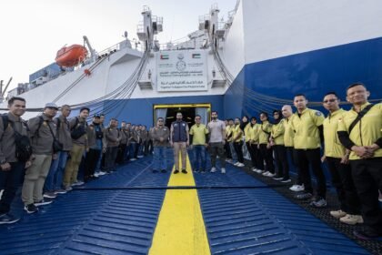 الفارس الشهم 3.. وصول دفعة جديدة من الفريق الطبي الإندونيسي إلى المستشفى الإماراتي العائم بالعريش