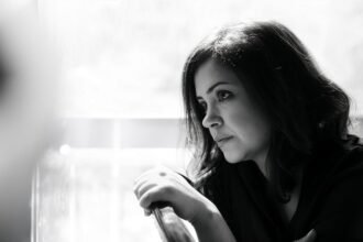 فيروز كراوية تطلق أغنيتها الجديدة "حُب ساعة"