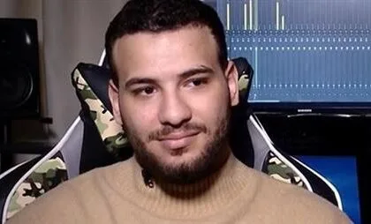 مسلم يفاجئ الجمهور بـ"إيه يا حلوة".Muslim surprises the audience with "Eh Ya Helwa"... and his wife's first appearance sparks reactions. وظهور أول لزوجته يشعل التفاعل