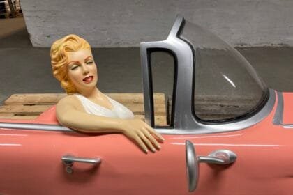 سيارة مارلين مونرو الكلاسيكية في مزاد علني