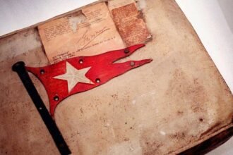 Titanic pillow auction