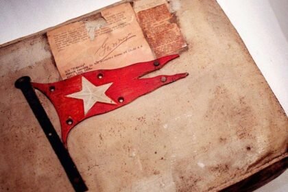 وسادة تايتانيك مزاد