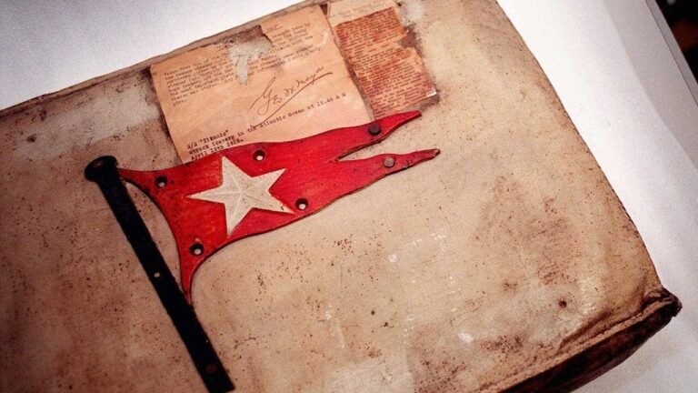 Titanic pillow auction