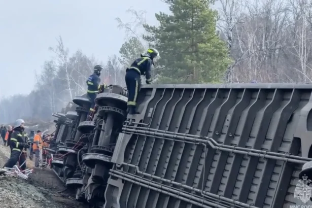 Train derailment in Russia