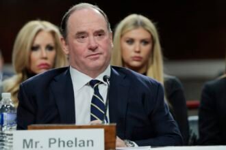 Washington dismisses Navy Secretary amid escalating tensions with Iran... widespread controversy in American circles