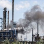 استهداف مصفاة ميناء الأحمدي بطائرات مسيّرة.. إليك التفاصيل الكاملة