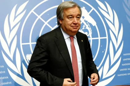 Guterres warns of "confusion" in the Strait of Hormuz and calls for ensuring freedom of international navigation