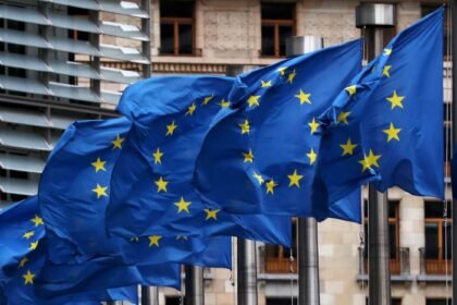 الاتحاد الأوروبي يستنفر لتأمين وقود الطائرات: خطة طوارئ لمواجهة تداعيات أزمة إيران