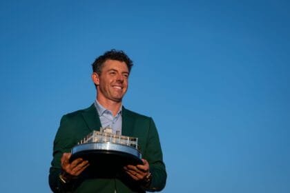 ماكلروي يحتفظ بلقب "الماسترز" ويتقدم لوصافة "السباق إلى دبي" للجولف