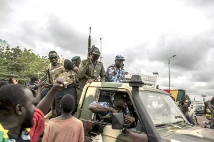 الجيش المالي يستعيد السيطرة على بلدة حدودية بعد انسحاب مسلحين