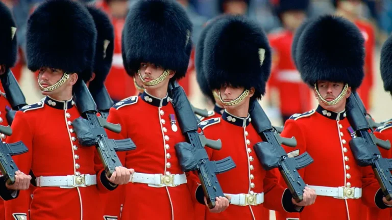 Bearskin hats… when wars reshape soldiers' uniforms in London