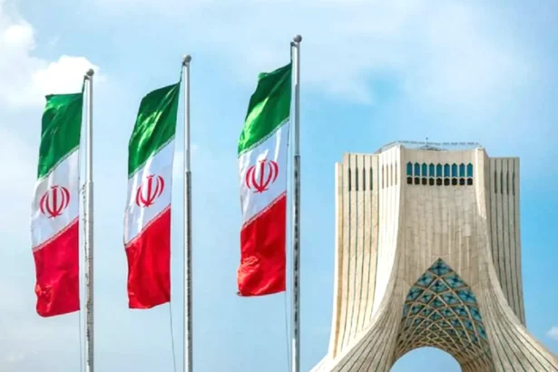 الخارجية الإيرانية تلقي بالكرة في ملعب البرلمان لحسم مستوى التمثيل
