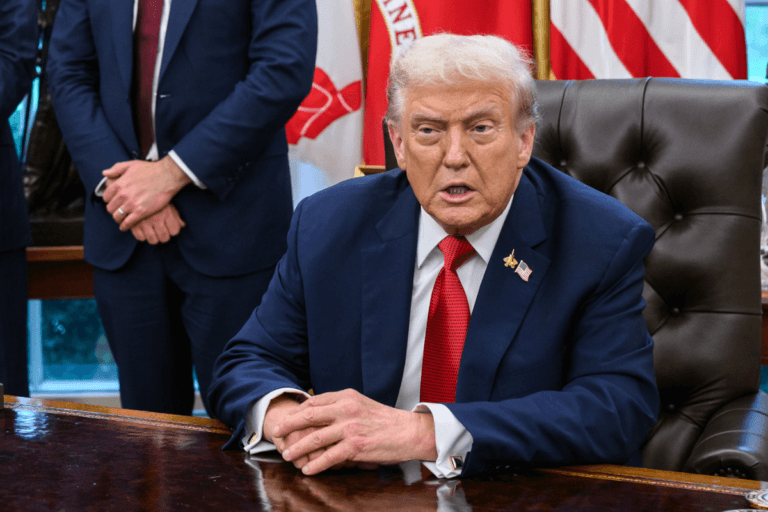 أول تعليق من ترامب على حادثة الطيار المفقود في إيران