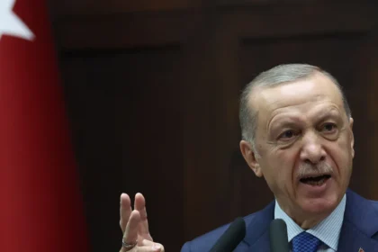 أردوغان يستقبل وفد حماس لبحث التطورات الإنسانية والسياسية في غزة وتعزيز جهود الوساطة