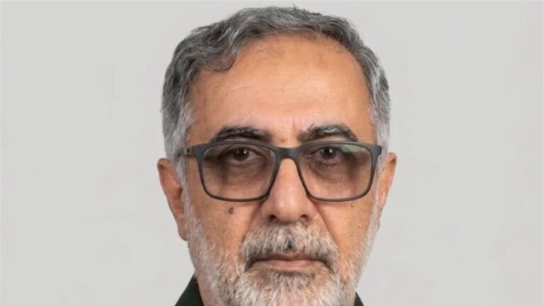 الحرس الثوري الإيراني يعلن مقتل نائب رئيس الاستخبارات البحرية