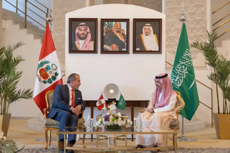 Transcontinental diplomatic moves: Saudi Arabia and Peru discuss current developments