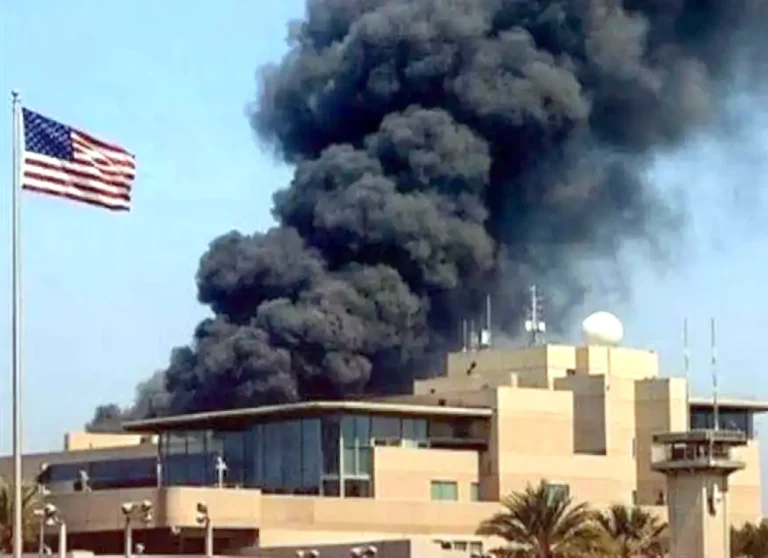 السفارة الأمريكية هجمات بمسيرات استهدفت محيطها ومطار بغداد