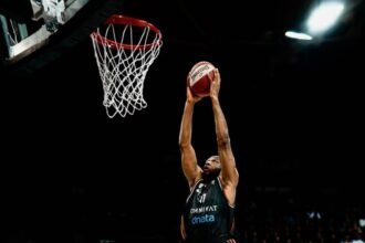 الدوري الأدرياتيكي.. "دبي لكرة السلة" يتصدر ويتأهل للأدوار الإقصائية