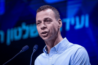 من هو الصحفي الإسرائيلي الذي هدده ترامب بالسجن بسبب تسريبه لمعلومات؟