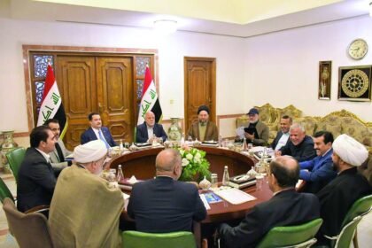 العراق يدخل نفق "الفراغ الدستوري": صراع الأجنحة و"الفيتو" الأمريكي يعطلان ولادة الحكومة