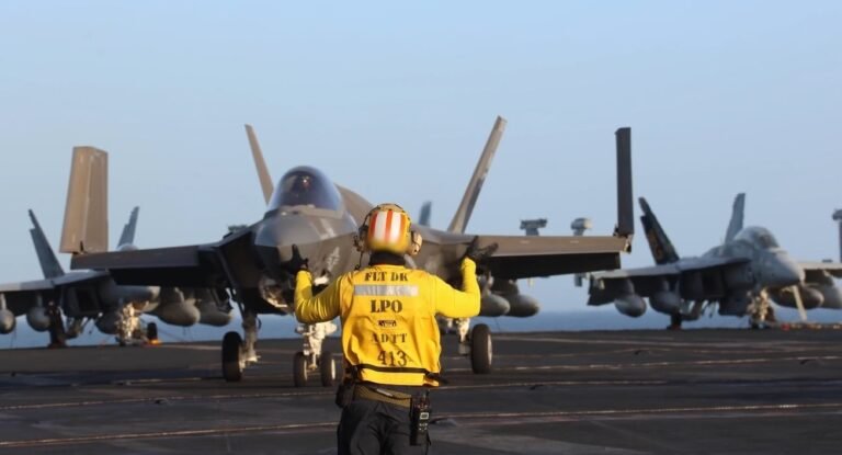 Breaking - 23 ships change course and Apache helicopters are deployed in the Strait of Hormuz