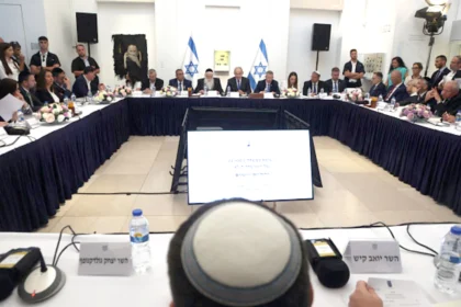 الكابينت الإسرائيلي يبحث مساءً اتفاقاً محتملاً لوقف إطلاق النار مع لبنان