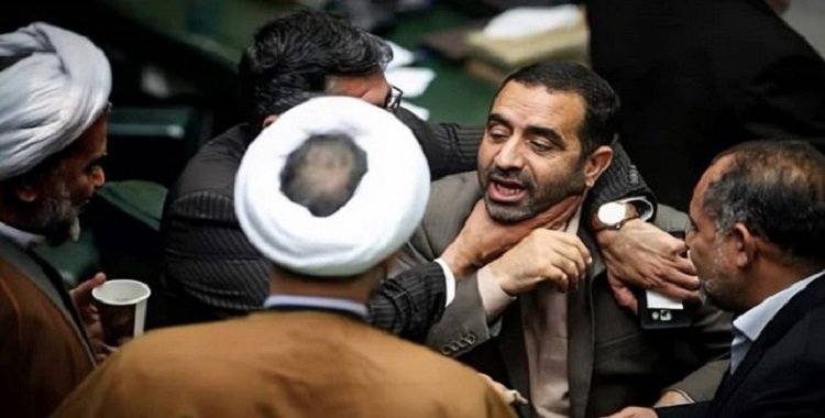 انقسام حاد في أروقة القرار الإيراني: "أكسيوس" يكشف كواليس تعثر المفاوضات مع إدارة ترامب