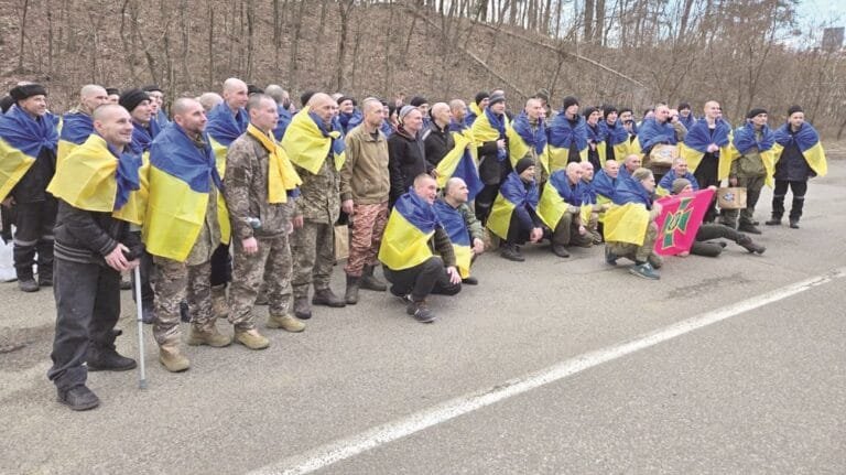 بوساطة إماراتية ناجحة.. تبادل 350 أسيرا بين روسيا وأوكرانيا وعودة مدنيين من "كورسك"