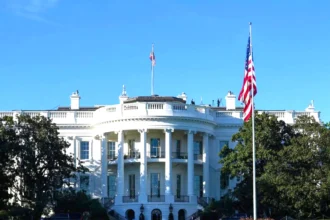 بولتيكو أولوية إيران في البيت الأبيض تمنح كوبا مهلة مؤقتة