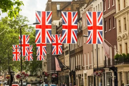 تحذيرات اقتصادية في بريطانيا من خسائر وظيفية محتملة مرتبطة بتصاعد التوترات مع إيران