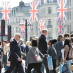 تراجع البطالة في بريطانيا إلى أدنى مستوى منذ الصيف الماضي