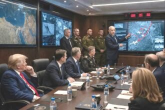 ترامب يبحث عرضاً إيرانياً لإنهاء الحرب في اجتماع غرفة العمليات