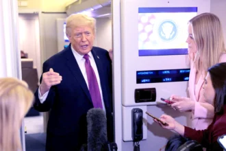 ترامب يمدد وقف إطلاق النار ضد إيران ويشترط مقترحاً موحداً لإنهاء الحصار 222