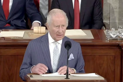 تصفيق لافت ورسائل مبطنة.. خطاب تشارلز داخل الكونجرس يثير تفسيرات متباينة